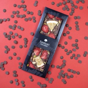 Czekolada mleczna z pistacją, pomarańczą i truskawką 120 g- premium